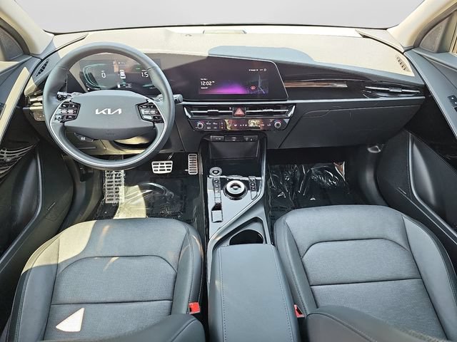 Used 2024 Kia Niro SX Touring FWD image 9