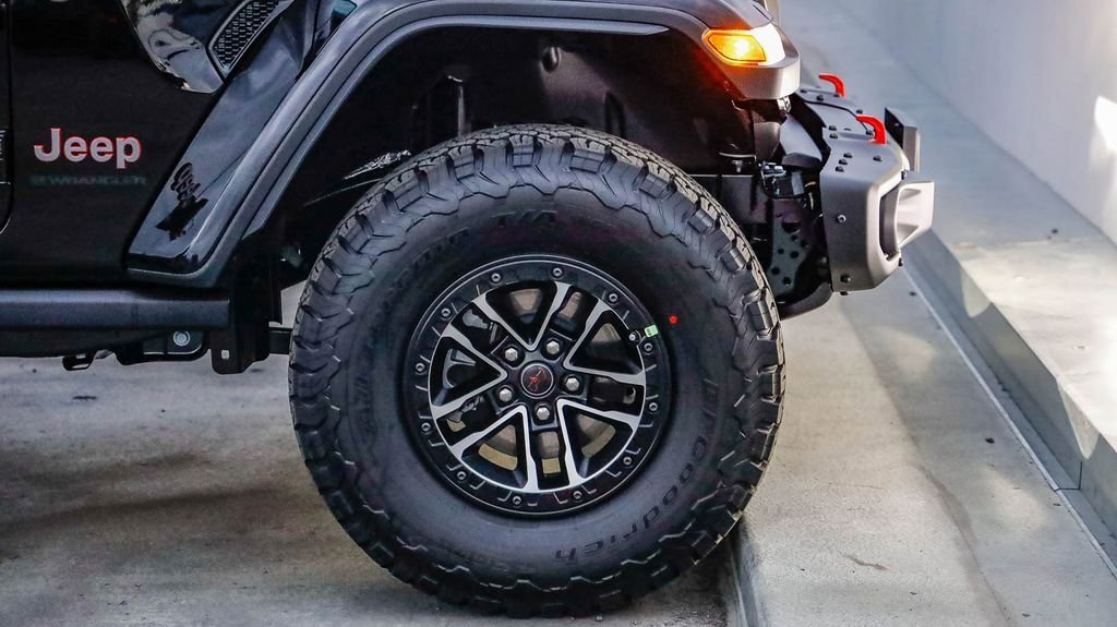New 2025 Jeep Wrangler Unlimited Rubicon image 11