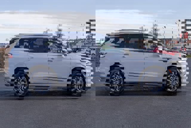 Used 2024 Buick Enclave Premium image 5