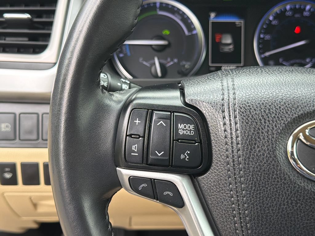 Used 2019 Toyota Highlander XLE AWD/4WD image 27