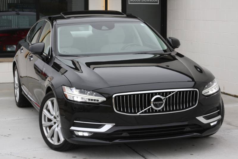Used 2017 Volvo S90 T6 Inscription w/ Vision Package image 4