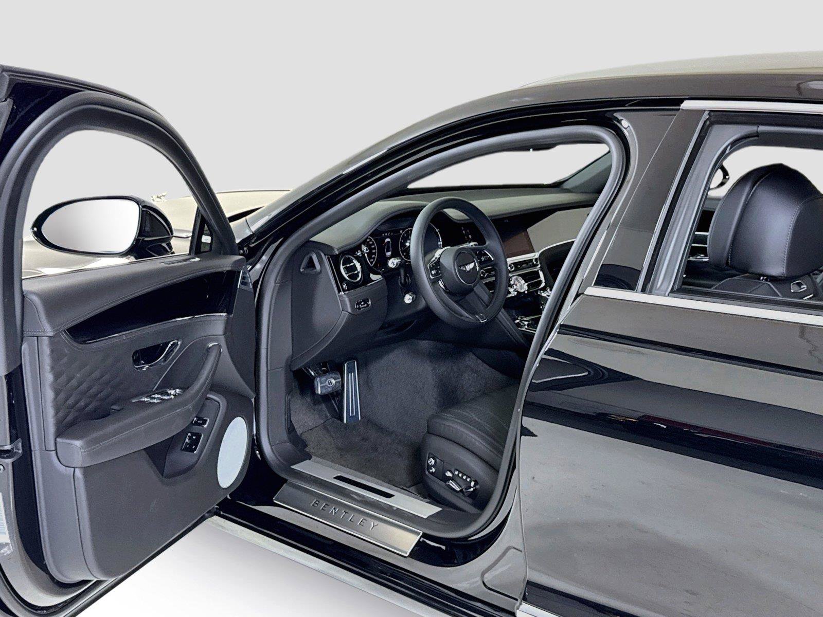 Used 2022 Bentley Flying Spur V8 AWD/4WD image 12
