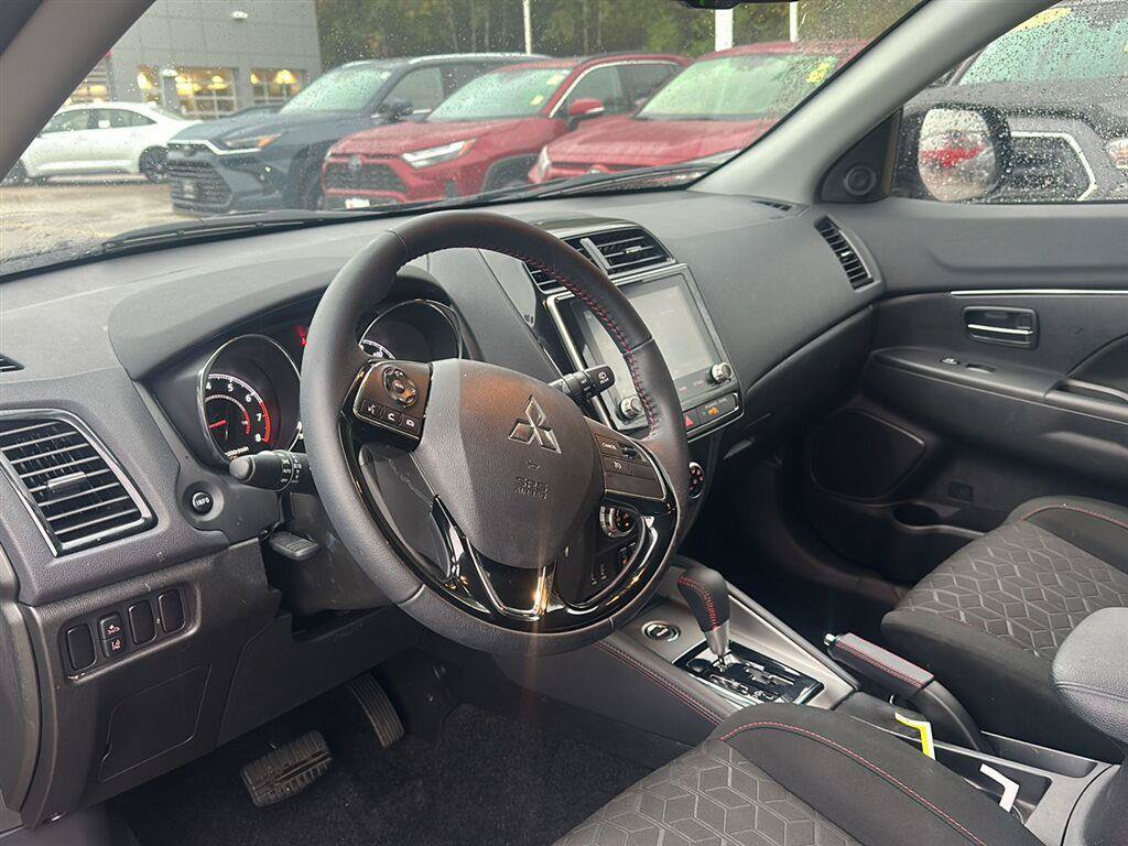 Used 2026 Mitsubishi Outlander Sport LE AWD/4WD image 13