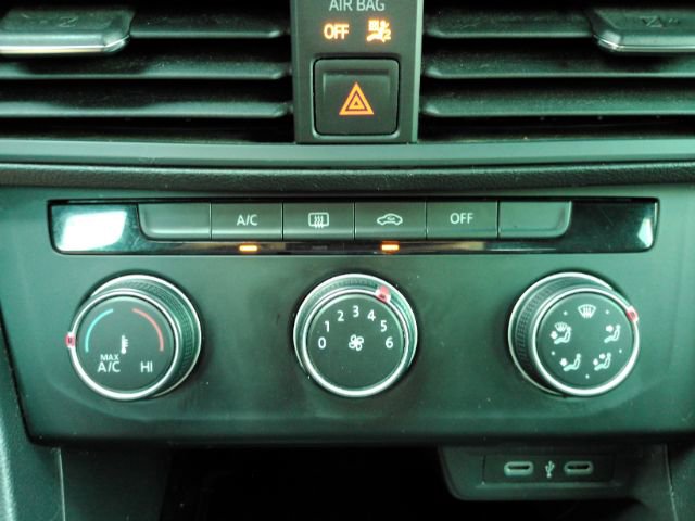 Used 2023 Volkswagen Jetta Sport image 33