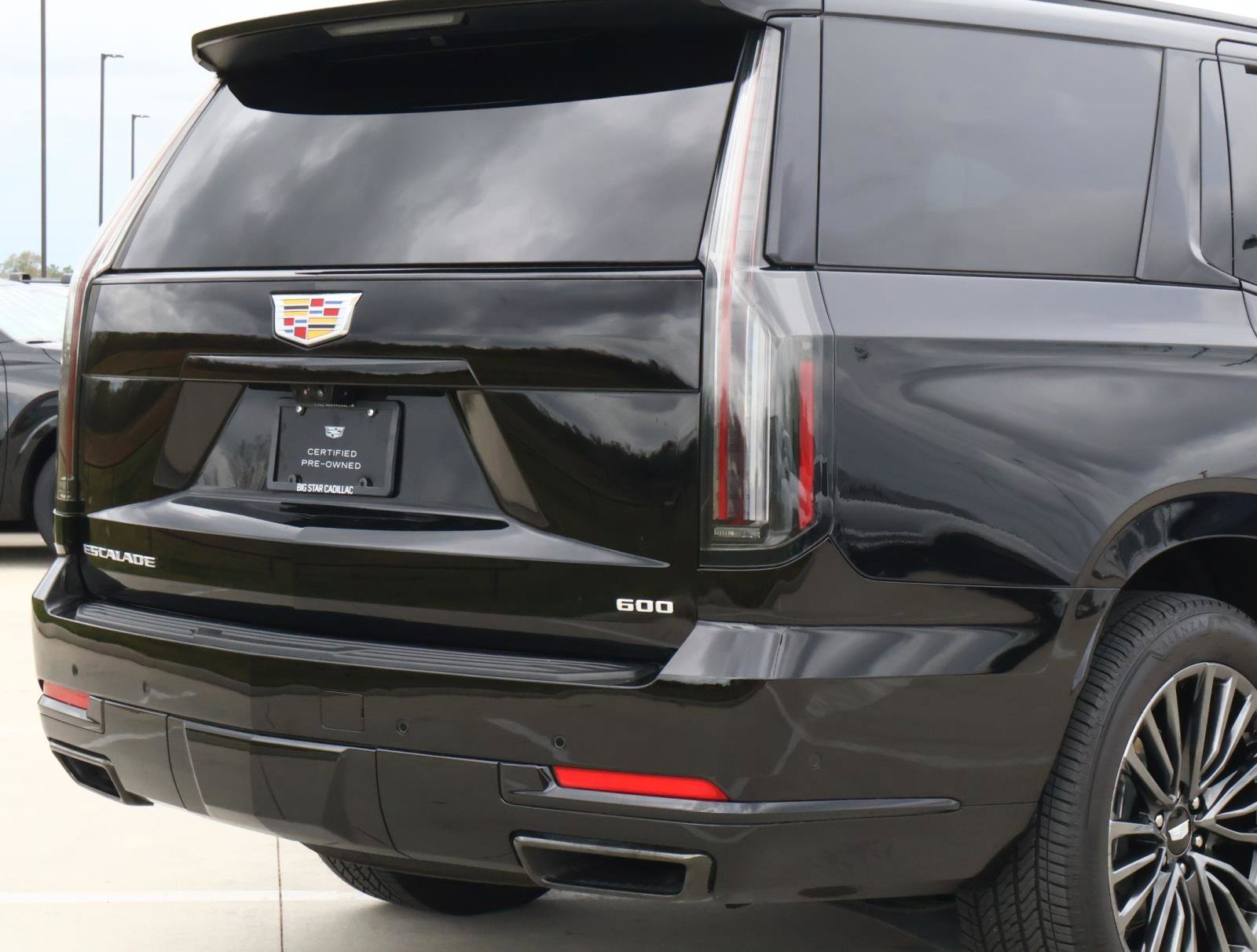 Used 2025 Cadillac Escalade Sport Platinum image 11