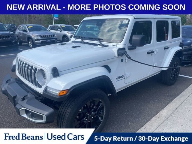 Used 2025 Jeep Wrangler Unlimited Sahara w/ Safety Group image 3