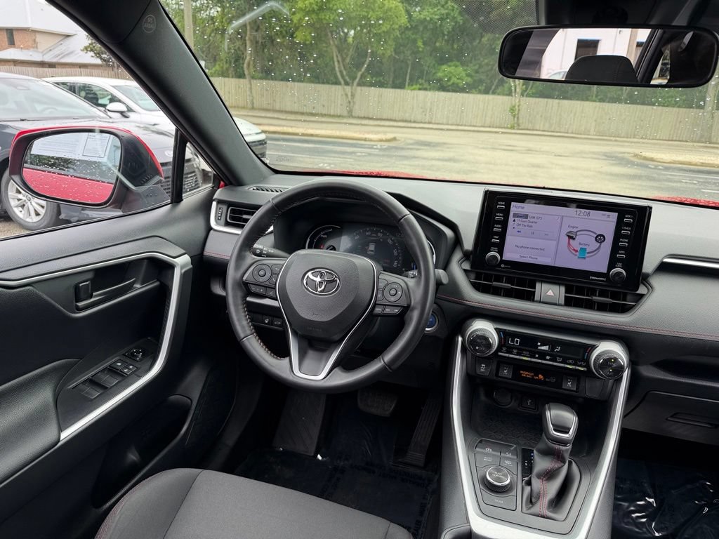 Used 2021 Toyota RAV4 SE w/ Weather & Moonroof Package AWD/4WD image 25