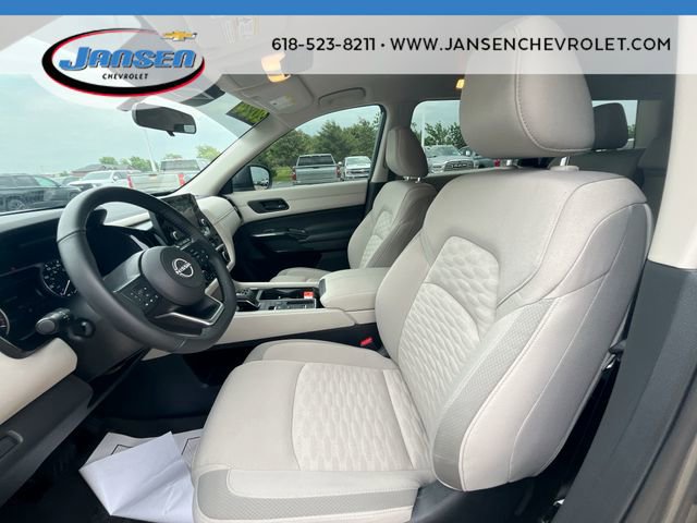 Used 2024 Nissan Pathfinder SV FWD image 18