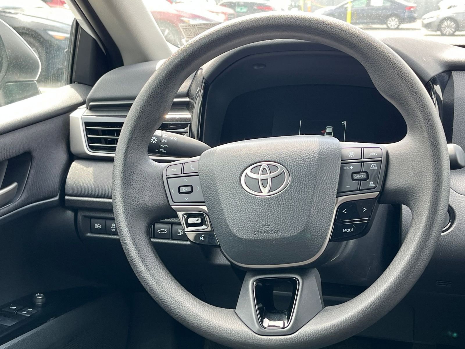 Used 2025 Toyota Camry LE image 27