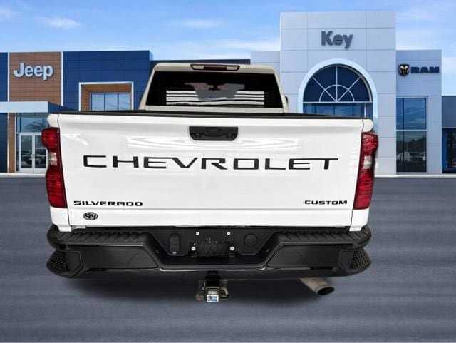 Used 2022 Chevrolet Silverado 2500 Custom w/ Custom Convenience Package AWD/4WD image 5