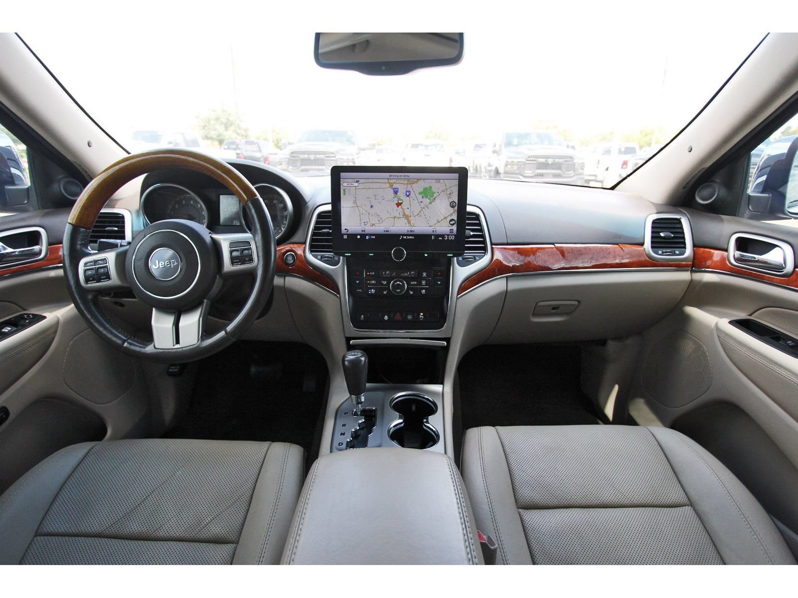 Used 2012 Jeep Grand Cherokee Overland RWD image 7
