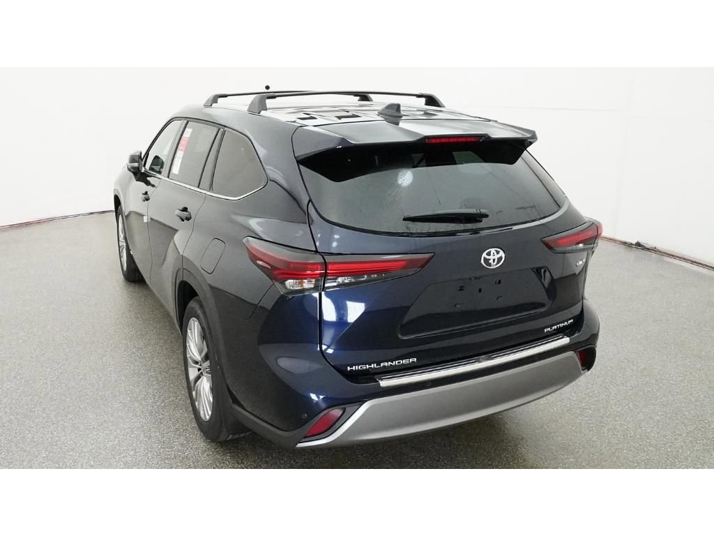 New 2026 Toyota Highlander Platinum image 5