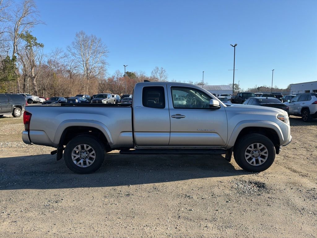 Used 2018 Toyota Tacoma SR5 w/ SR5 Appearance Package (SM) image 6