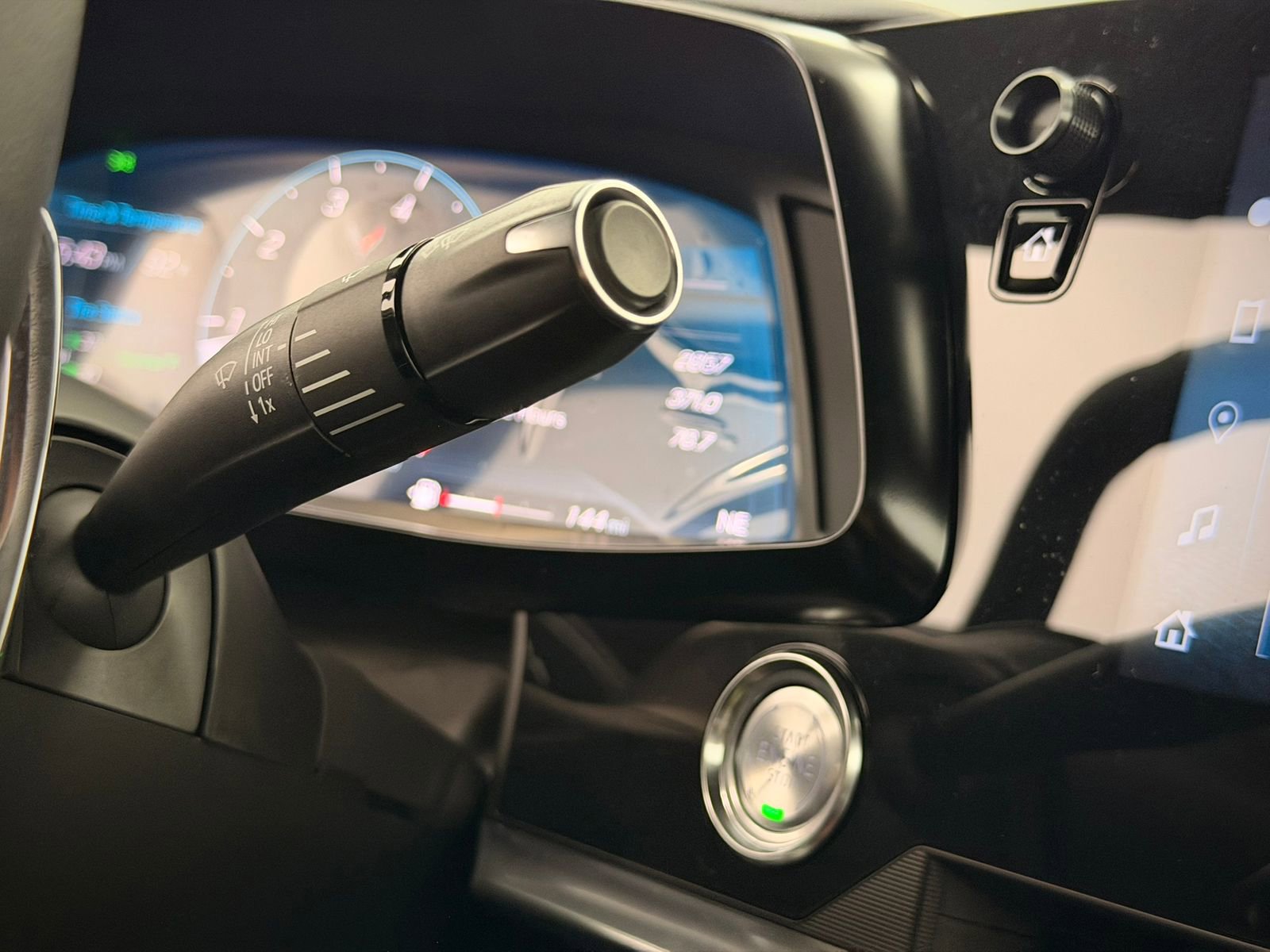 Used 2024 Chevrolet Corvette Stingray Coupe w/ Battery Protection Package RWD image 25