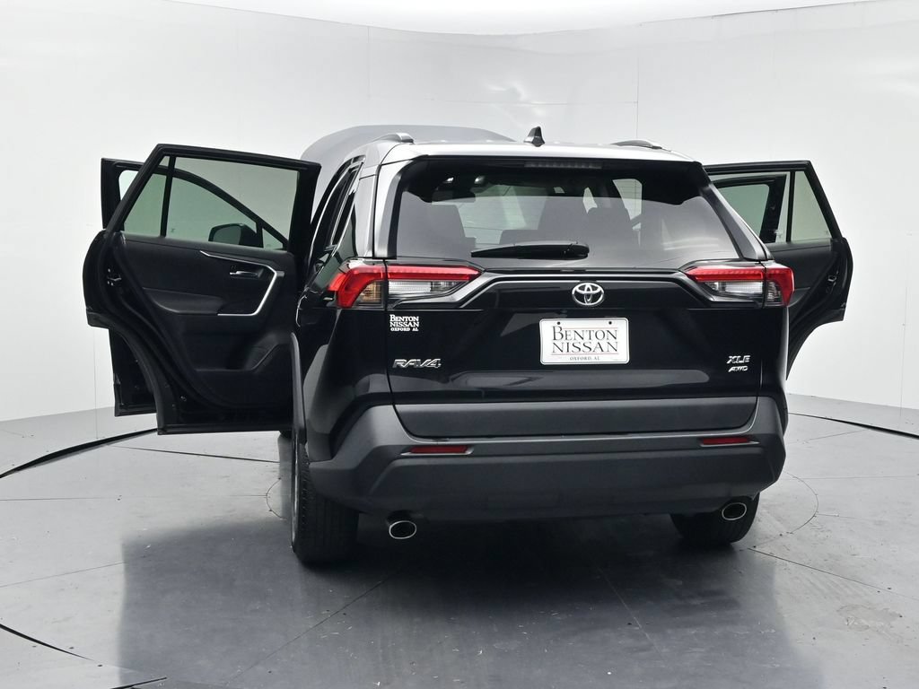 Used 2024 Toyota RAV4 XLE AWD/4WD image 27