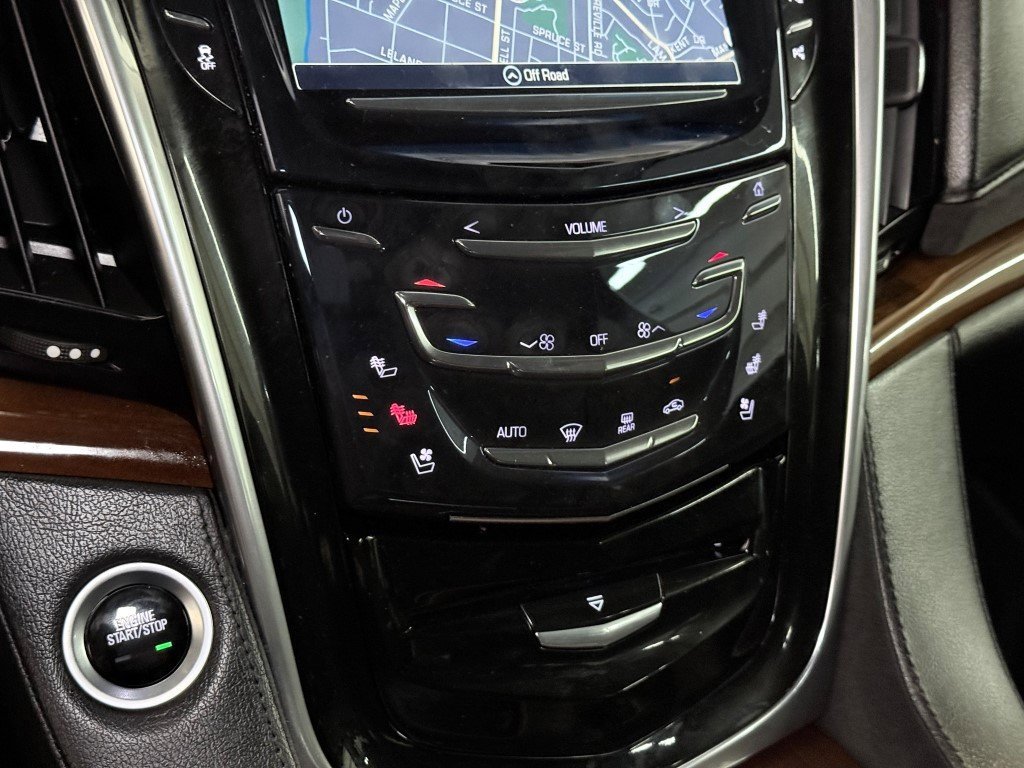Used 2018 Cadillac Escalade Luxury image 34