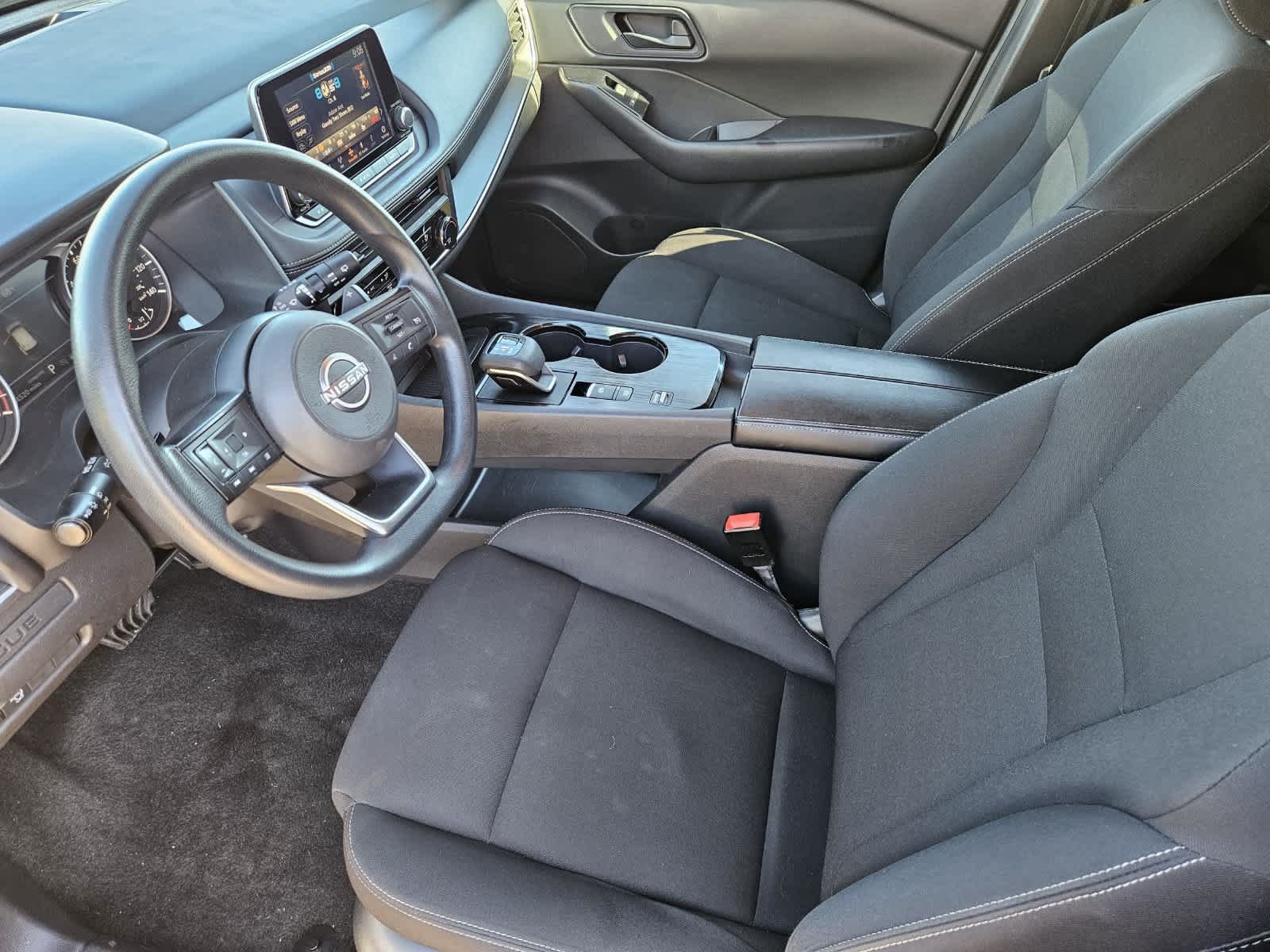 Used 2024 Nissan Rogue S FWD image 2