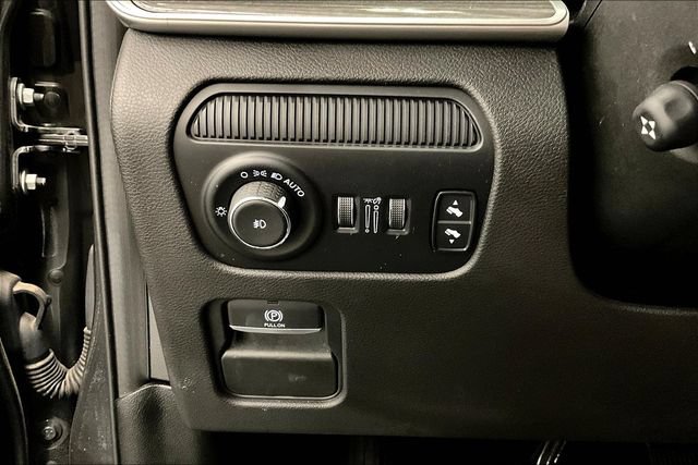 Used 2022 Jeep Wagoneer Series II AWD/4WD image 38