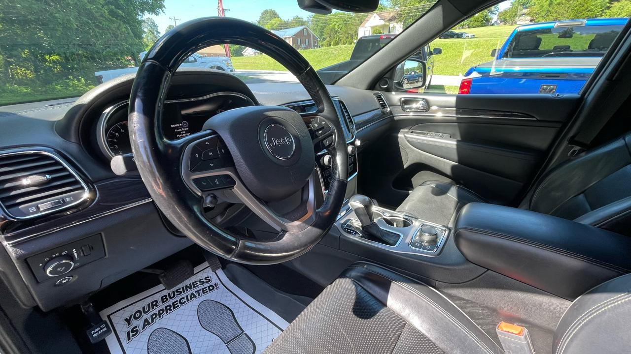 Used 2021 Jeep Grand Cherokee Overland AWD/4WD image 18