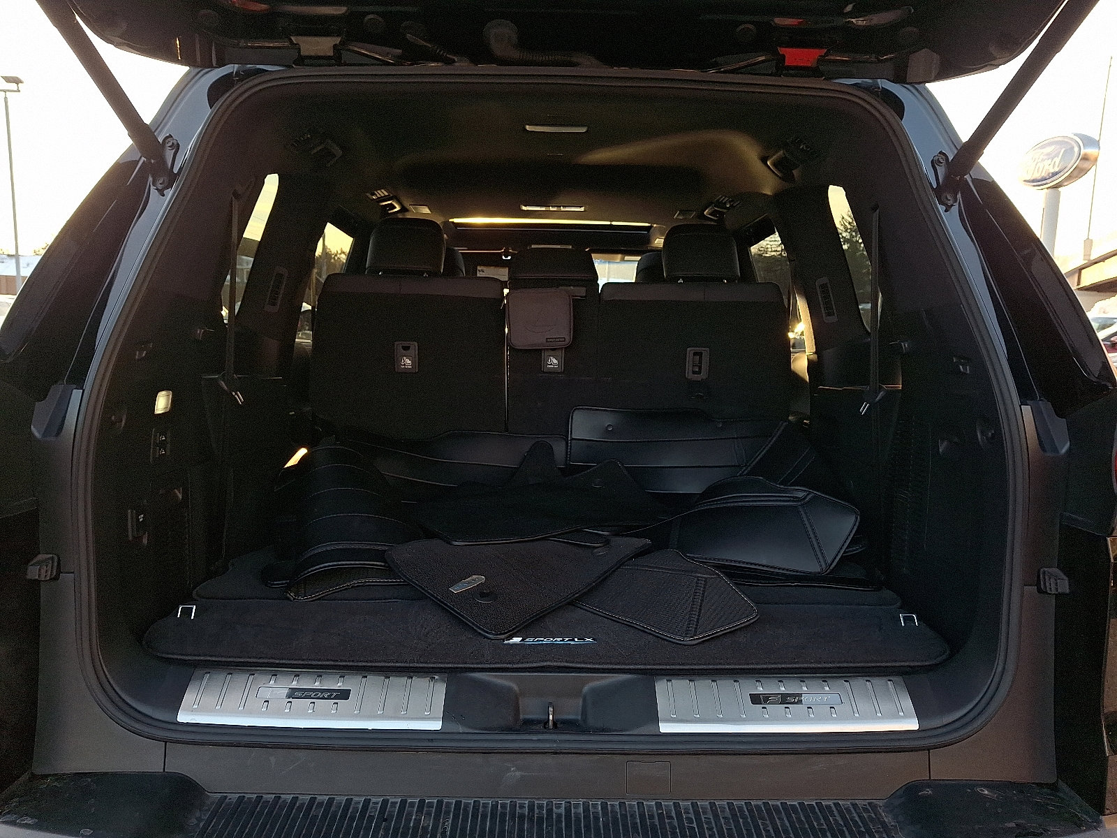 Used 2022 Lexus LX 600 F Sport image 28