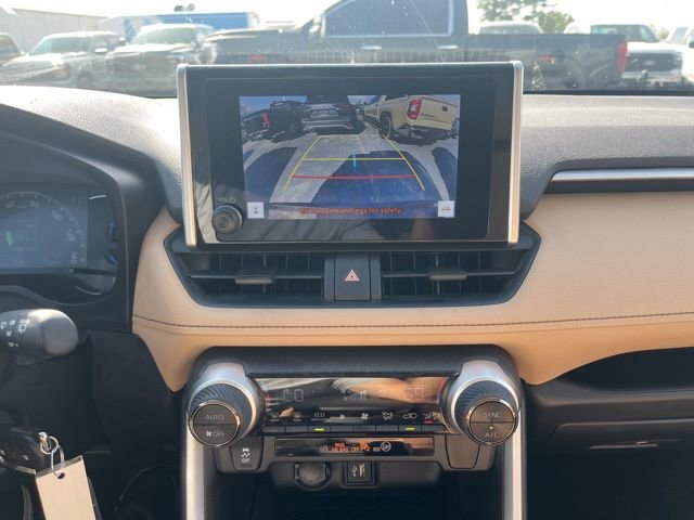 Used 2024 Toyota RAV4 LE image 14