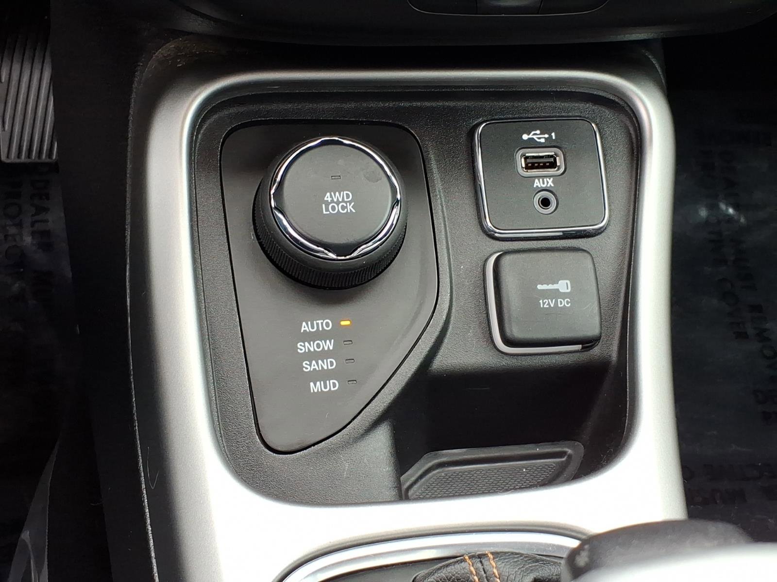 Used 2019 Jeep Compass Latitude w/ Cold Weather Group image 13