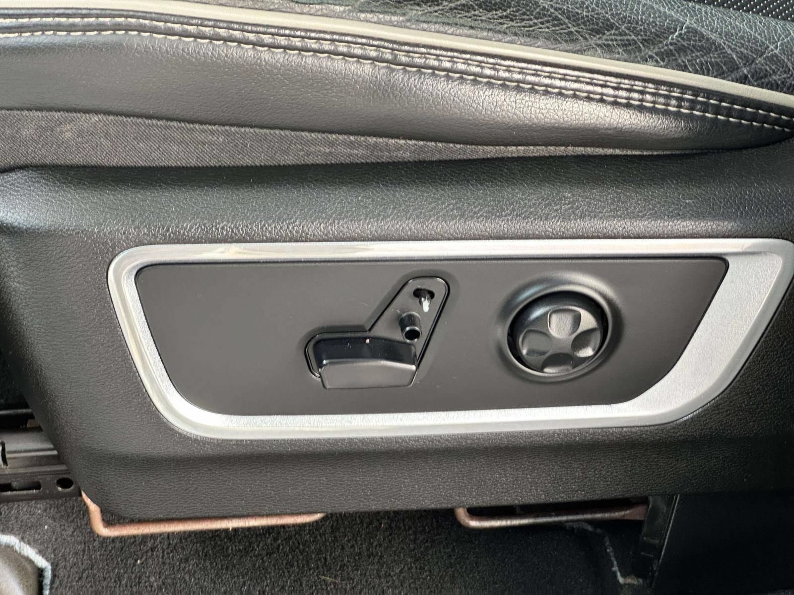 Used 2019 RAM 1500 Laramie AWD/4WD image 26