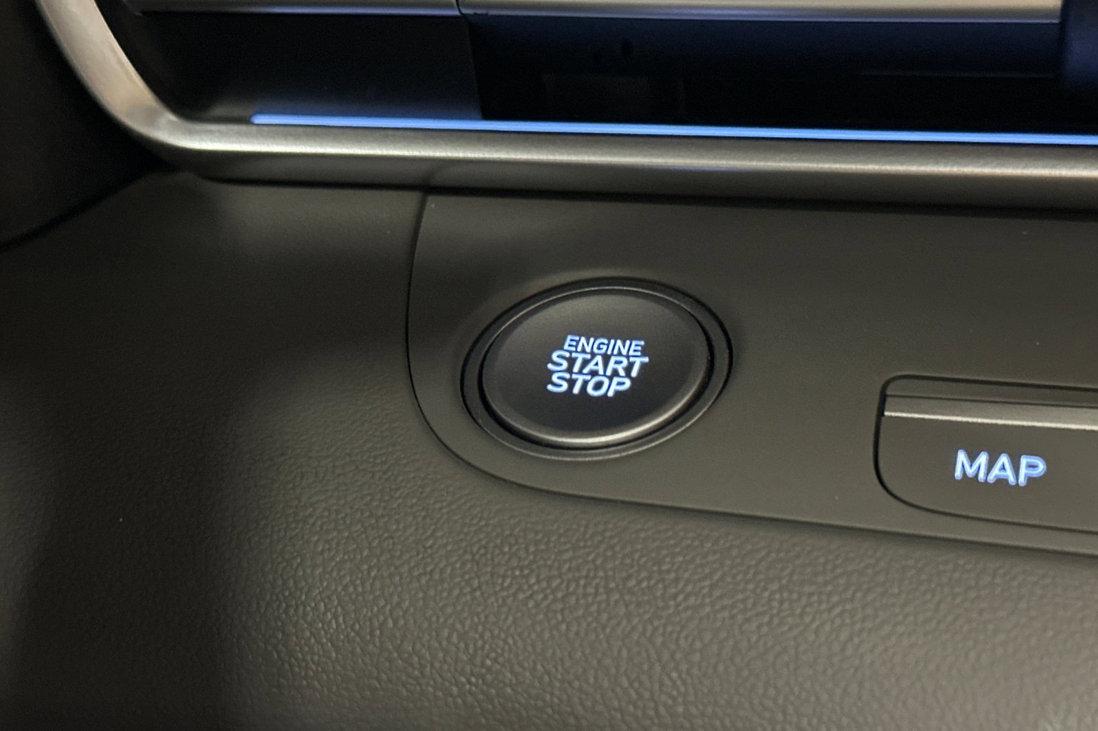 Used 2024 Hyundai Elantra SEL w/ Convenience Package FWD image 21