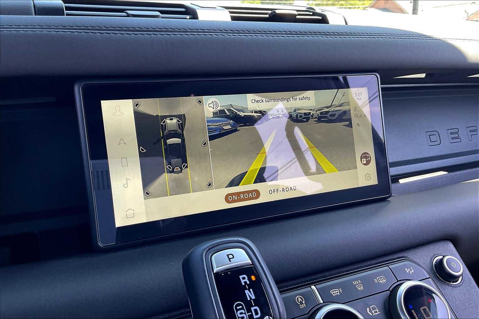 Used 2024 Land Rover Defender 110 X-Dynamic SE image 23