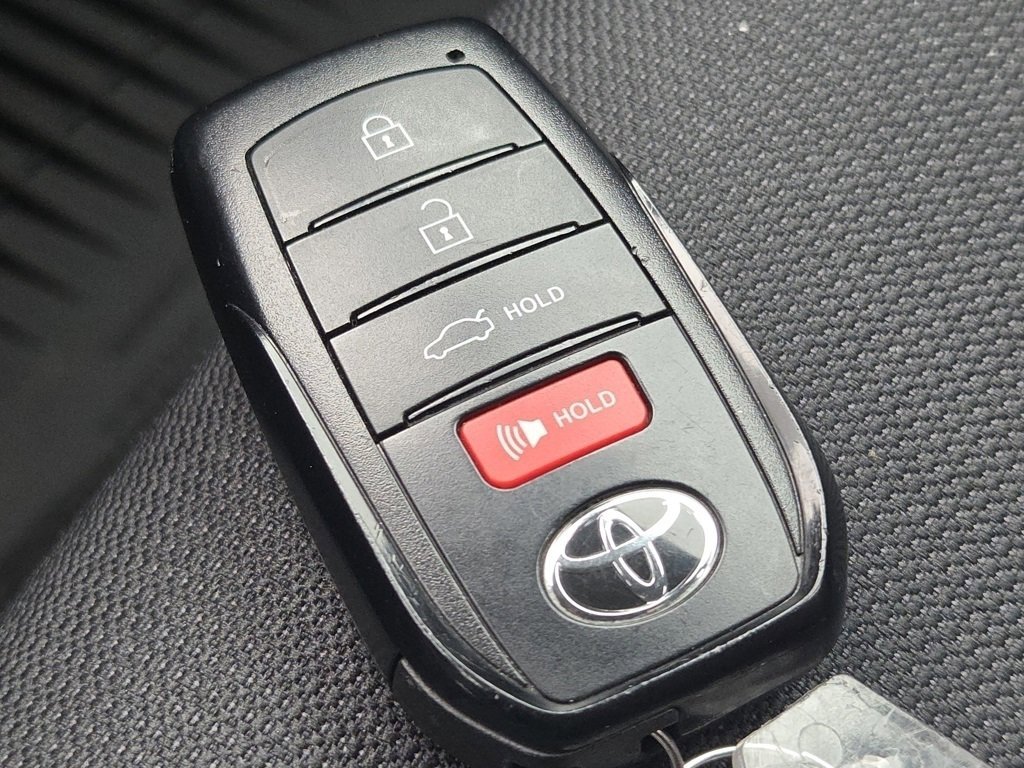 Used 2025 Toyota Corolla SE image 33