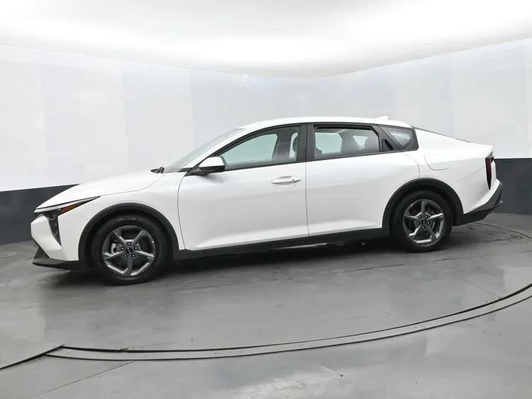 Used 2025 Kia K4 FWD image 5