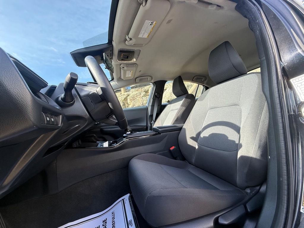 Used 2025 Toyota Prius LE image 14