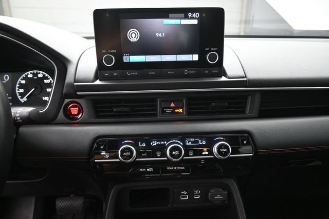 Used 2025 Honda Pilot Sport image 4