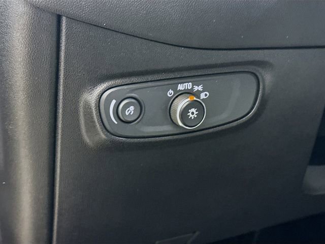 Used 2019 Chevrolet Equinox LS w/ LS Convenience Package image 12