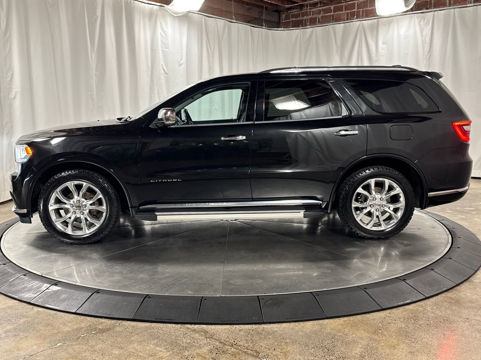 Used 2016 Dodge Durango Citadel w/ Premium Entertainment Group image 6