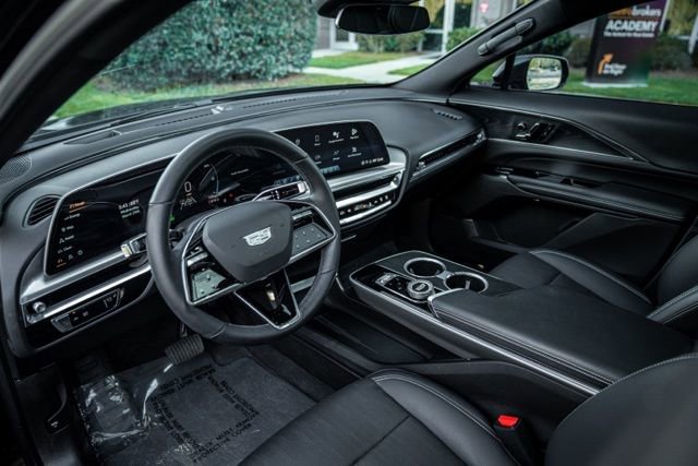 Used 2024 Cadillac Lyriq Tech image 23