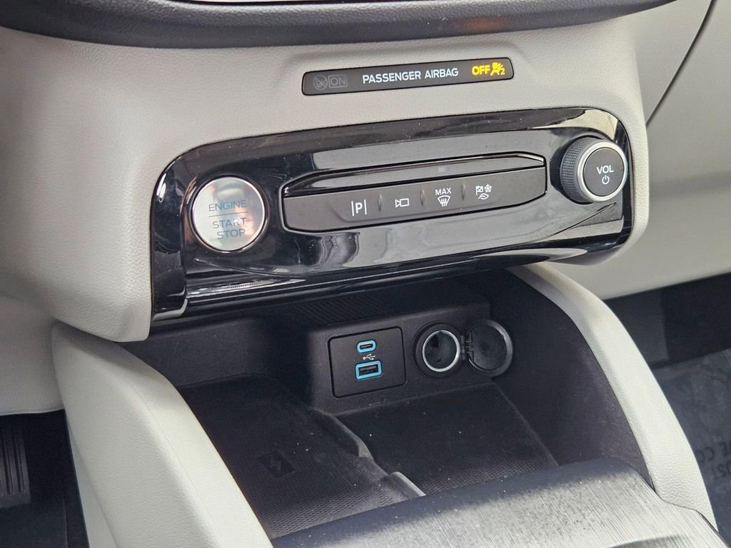 Used 2023 Ford Escape SE w/ PHEV Premium Package image 21