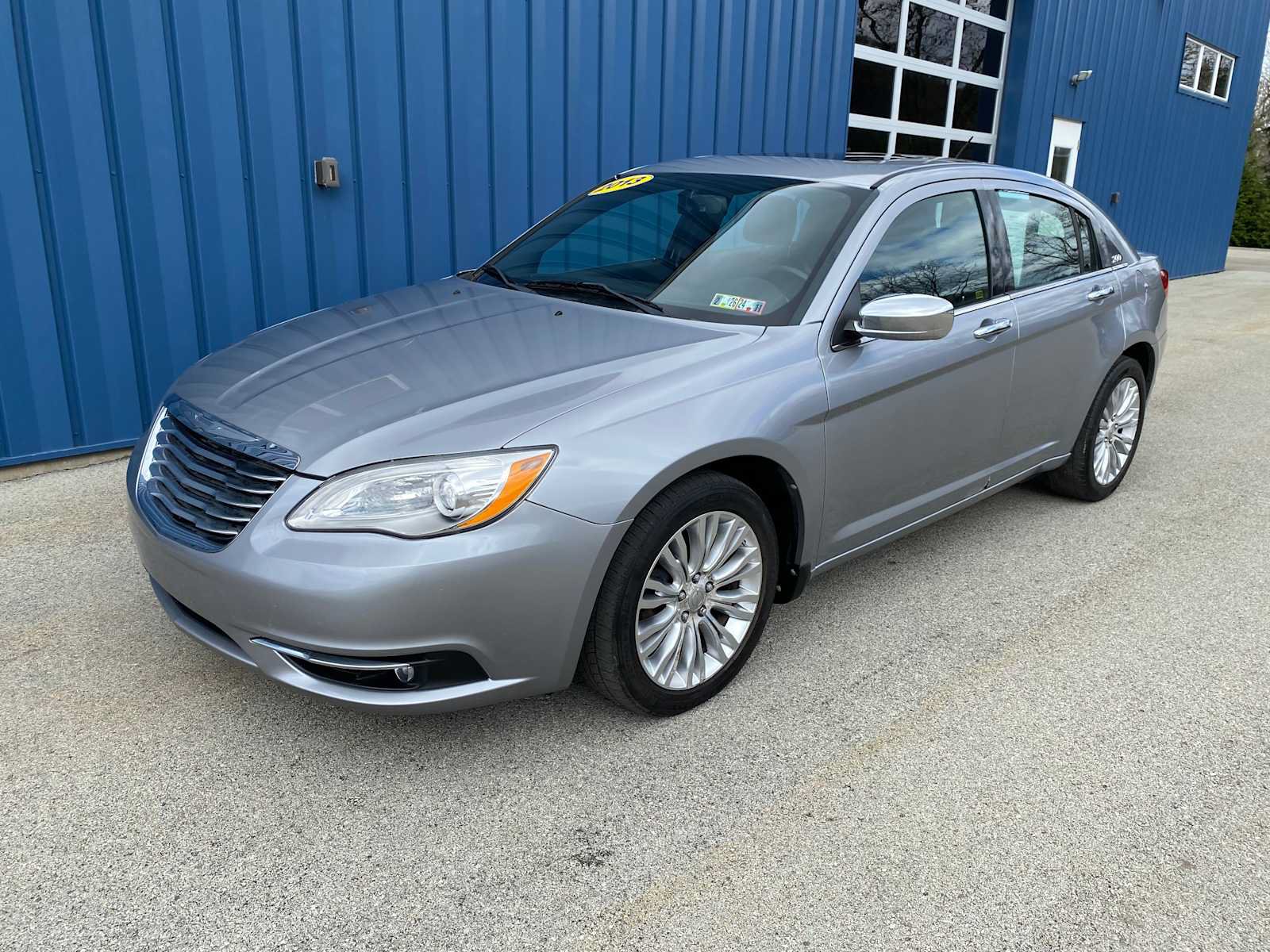 Used 2013 Chrysler 200 Limited FWD image 2