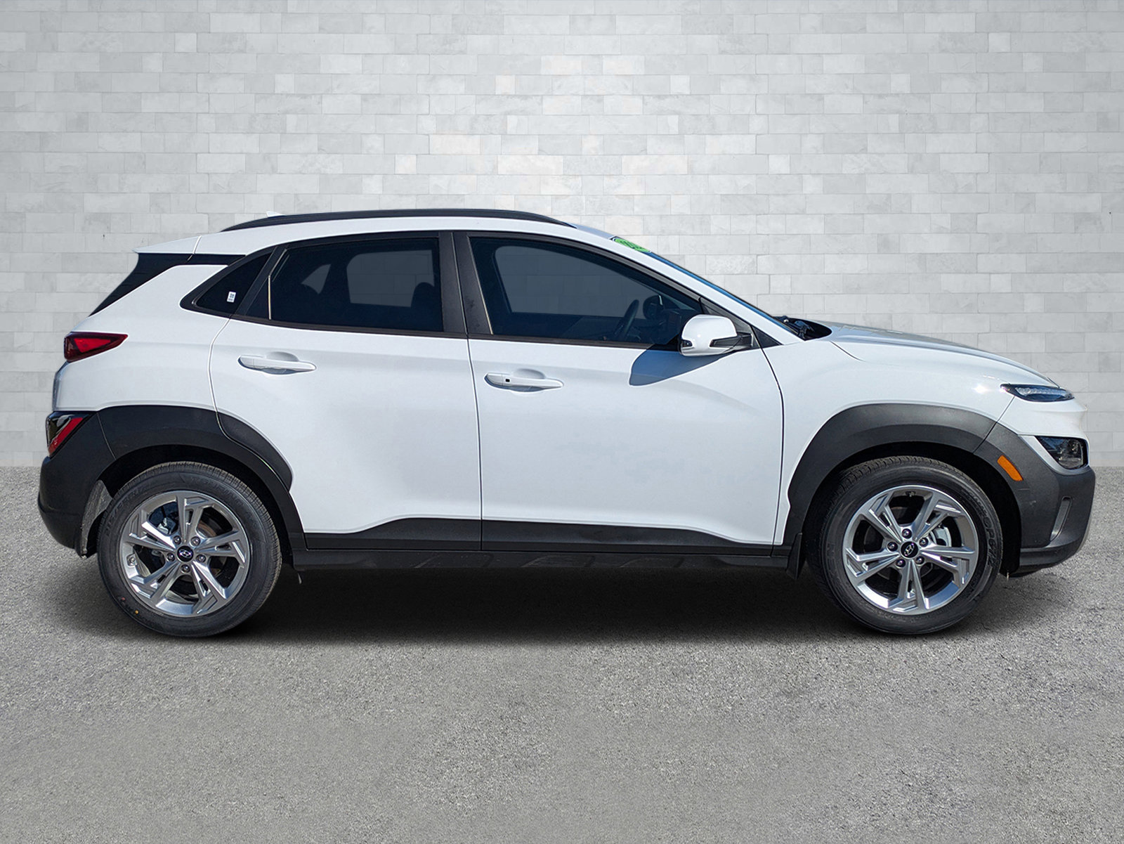 Used 2022 Hyundai Kona SEL w/ Cargo Package image 4