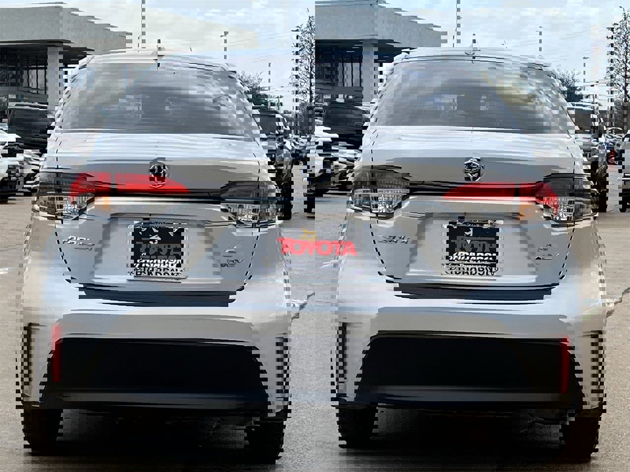 Used 2025 Toyota Corolla LE image 5