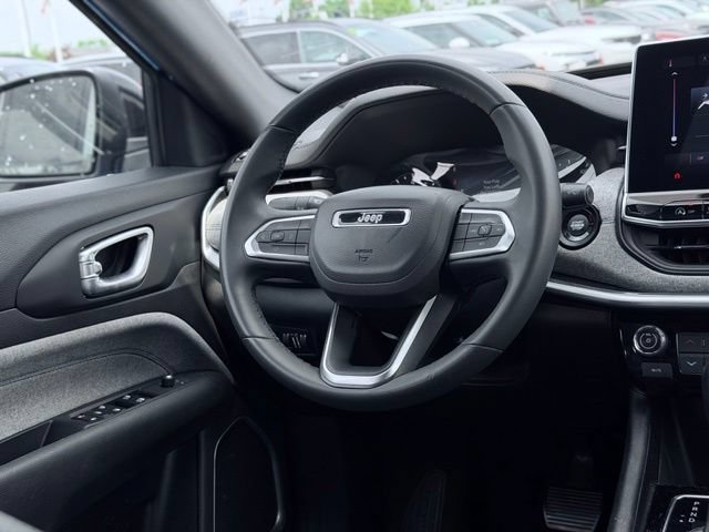 Used 2024 Jeep Compass Latitude AWD/4WD image 25