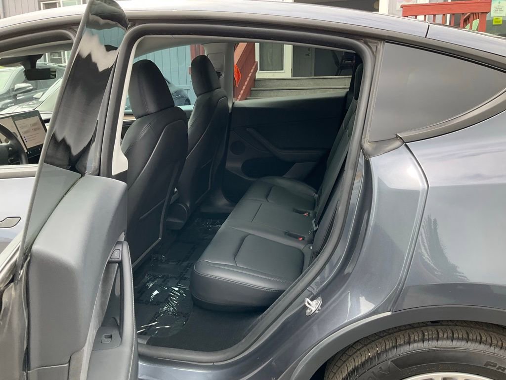 Used 2023 Tesla Model Y 2WD image 26