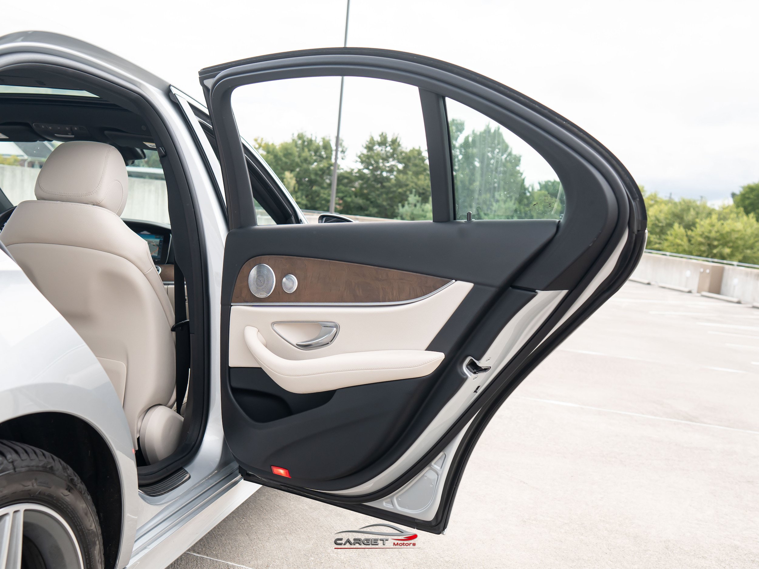 Used 2019 Mercedes-Benz E 450 4MATIC Sedan w/ Driver Assistance Package image 44