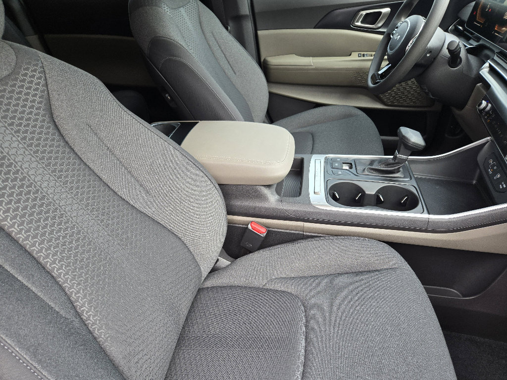 New 2026 Kia Carnival LX image 10