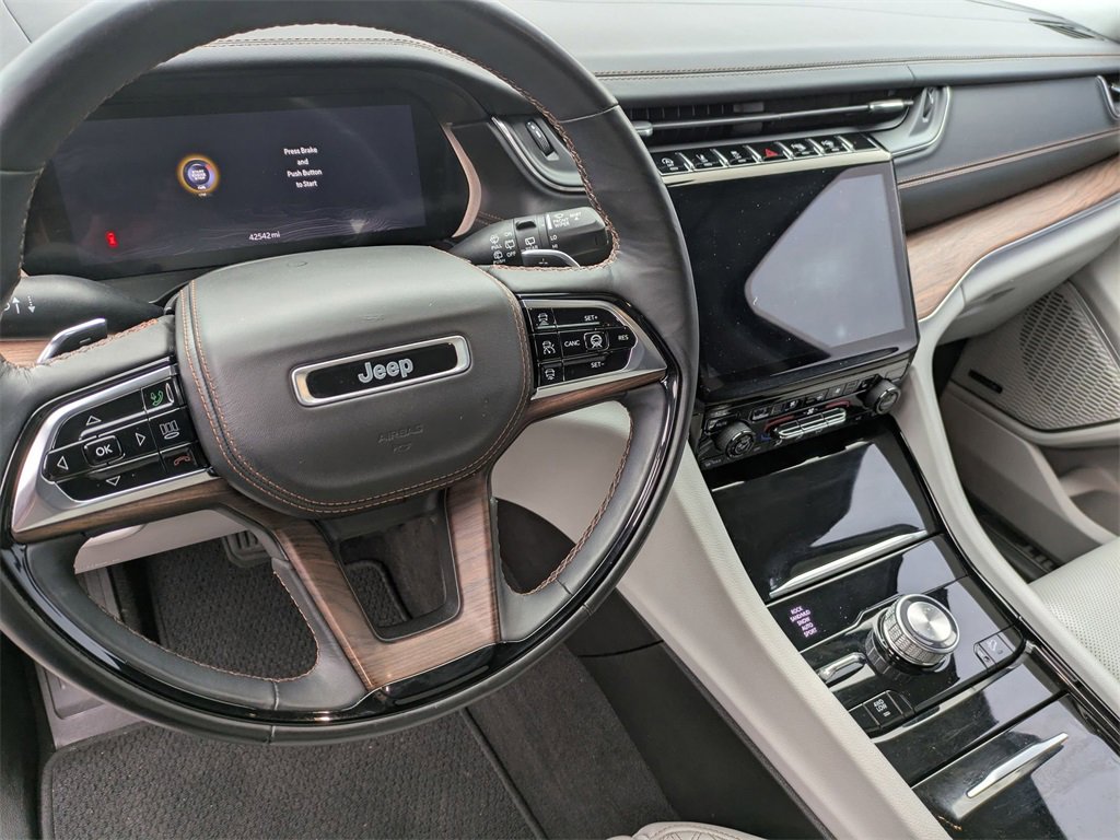 Used 2021 Jeep Grand Cherokee L Summit w/ Advanced Protech Group IV image 15