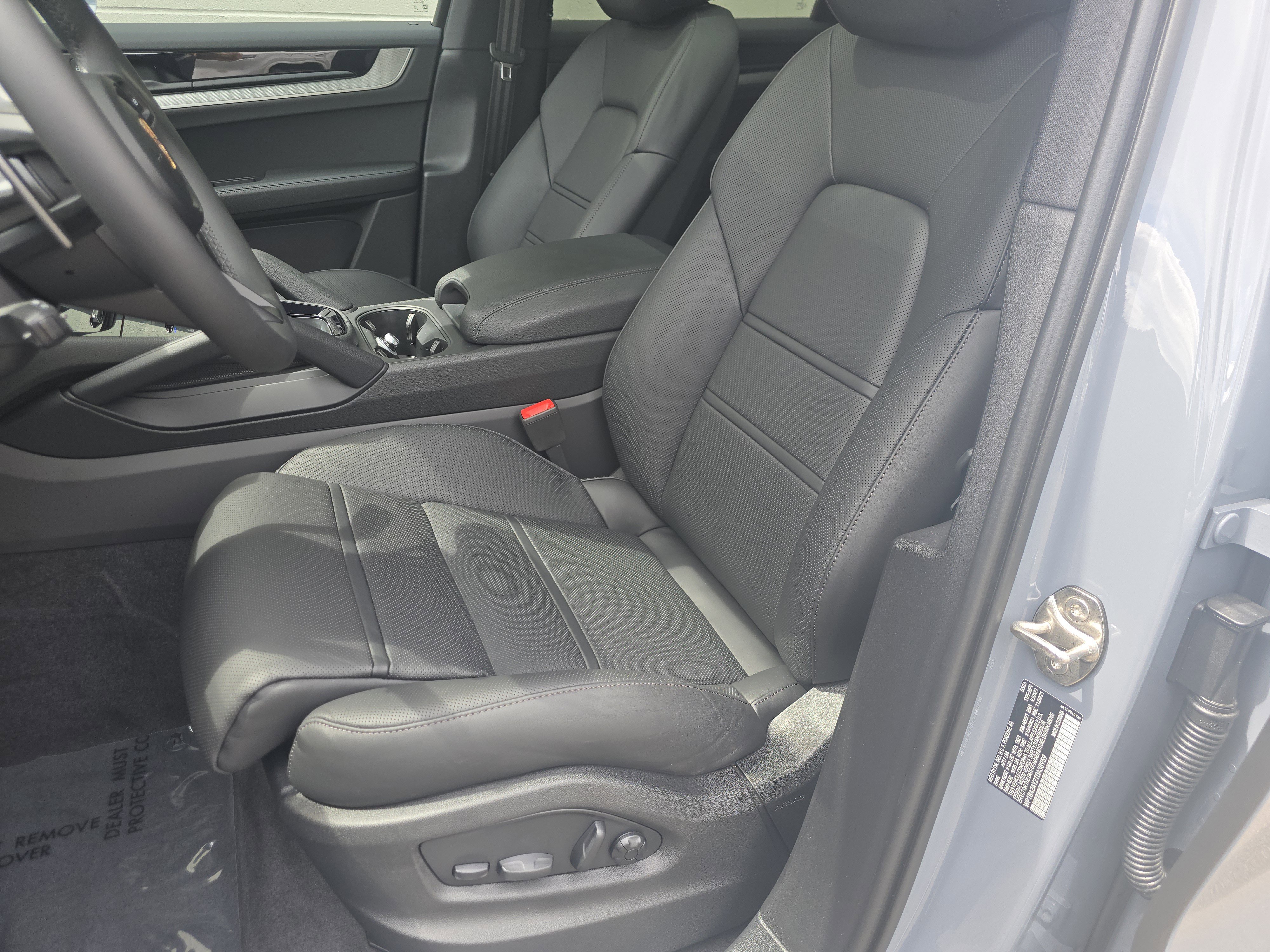New 2026 Porsche Cayenne Coupe AWD/4WD image 5