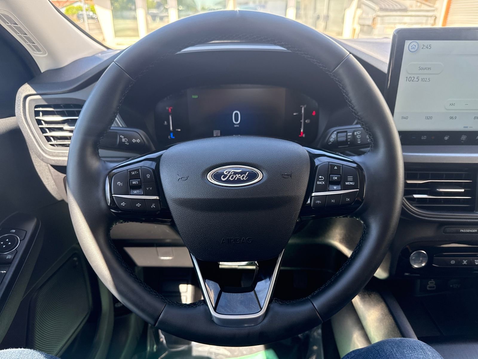 Used 2025 Ford Escape SE image 14