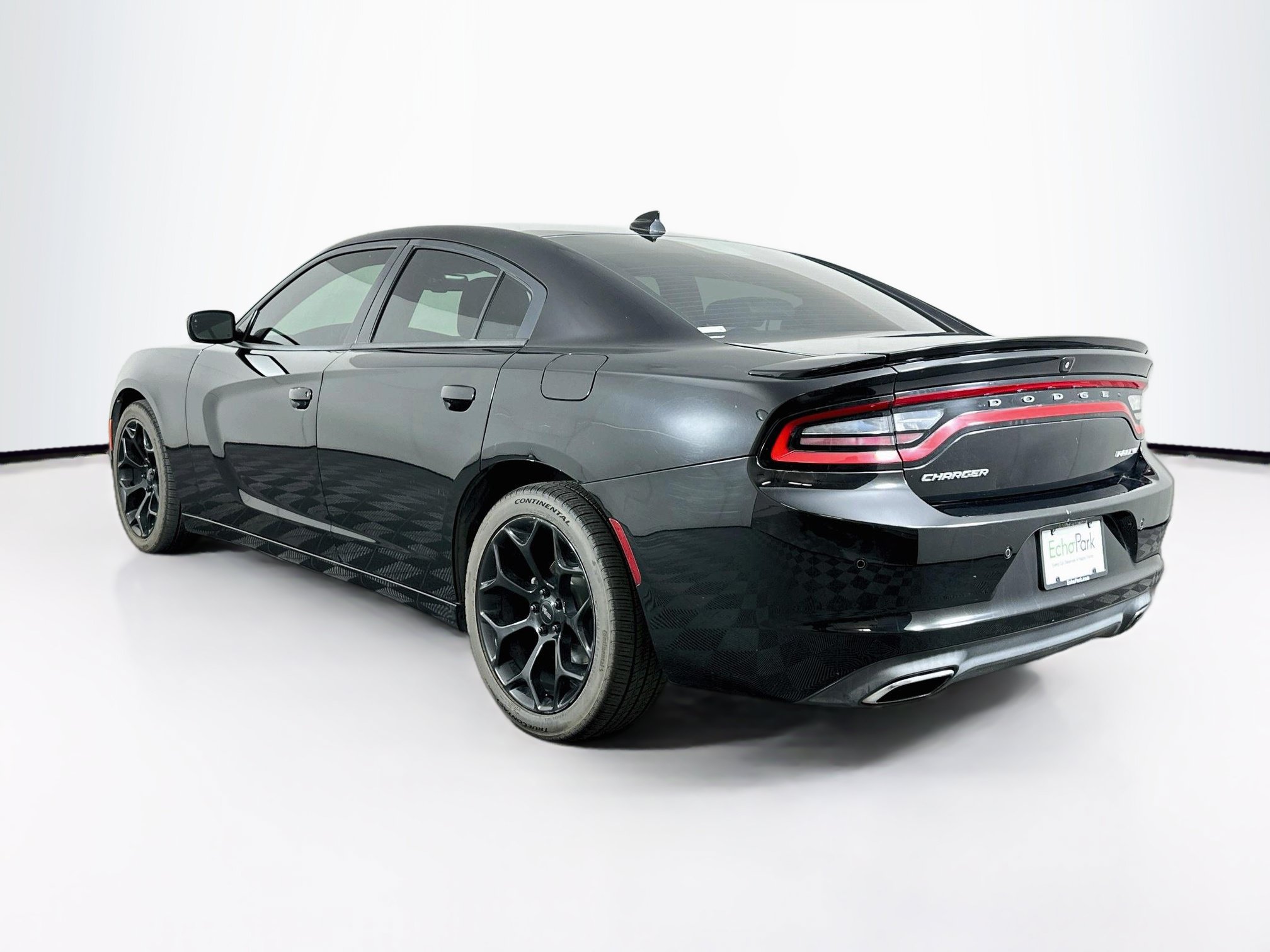 Used 2015 Dodge Charger SXT w/ Plus Group RWD image 5