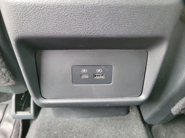 Used 2022 Nissan Rogue SV image 11