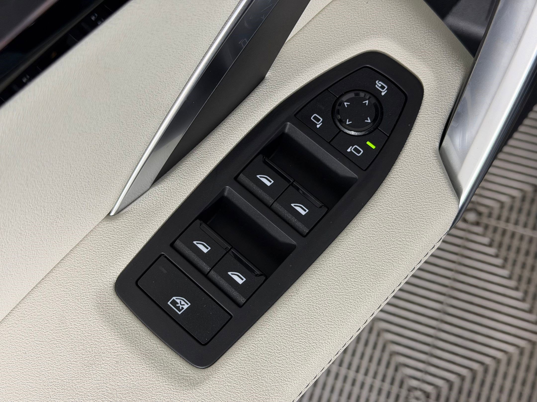 Used 2026 BMW X1 xDrive28i w/ Technology Package image 20